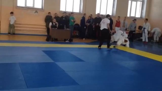 Альберт Бетуганов (в красном) - Армейский Рукопашный Бой, г. Новосибирск смотреть онлайн