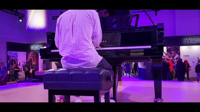 NAMM 2022 - Beautiful Yamaha room, complete w Grand Piano played by Ben Dabiri смотреть онлайн
