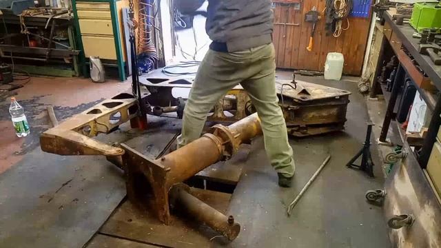 Реставрация ЛЗАП 4031. Часть 2. Разборка. смотреть онлайн