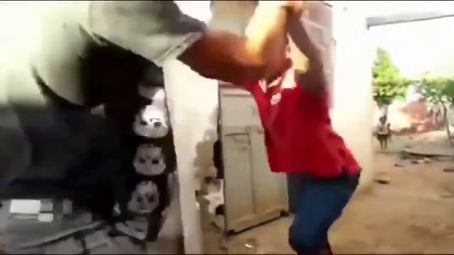 The weekly homeless knife fight outside 7 11 смотреть онлайн