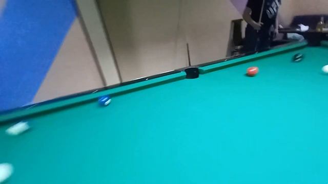 Играем в американский бильярд / Playing American Billiards смотреть онлайн
