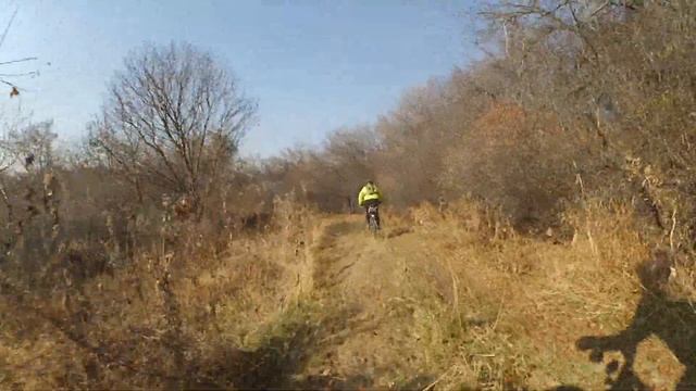 2020-10-31 Almaty, bike ride with Julia along trails of Sulusai. Алматы, с Юлией по трейлам Сулусая смотреть онлайн