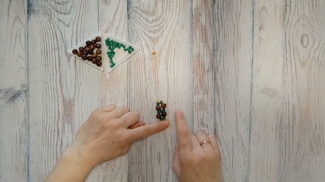 Браслет из  бусин и ронделей на леске | Камень Тигровый глаз для знака зодиака Стрелец