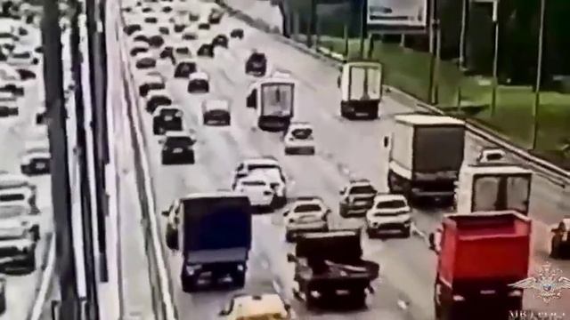 Колесо стало причиной крупной аварии