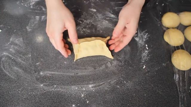 Как лепить булочки и пирожки чтобы начинка не вытекала смотреть онлайн