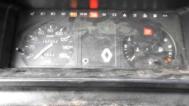 Renault Trafic 2.5D 4x4 Indítás új aksival (HD) смотреть онлайн