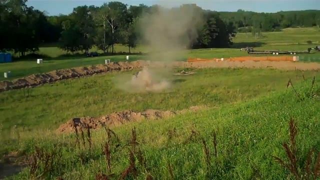 Huge Car Jump - Ford Explorer is Destroyed смотреть онлайн