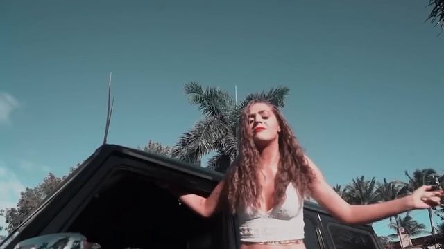 What Happened To Woah Vicky? смотреть онлайн