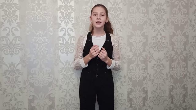 Арина Сорокина читает стихотворение Маяковского "Хорошее отношение к лошадям" смотреть онлайн