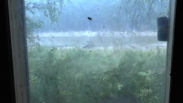 Охотничий домик в тайге возле реки Гилюй смотреть онлайн