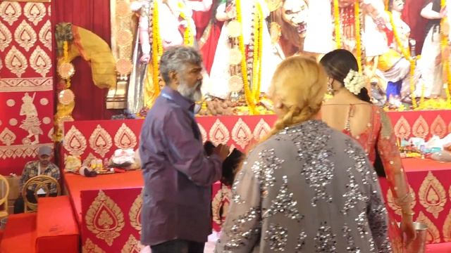 AKANKSHA PURI AT NORTH BOMBAY SARBOJANIN DURGA PUJA TO SEEK BLESSING OF MAA смотреть онлайн