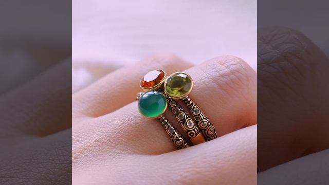Позолоченные кольца с натуральными камнями - перидотом, оранжевым цитрином, зеленым ониксом смотреть онлайн