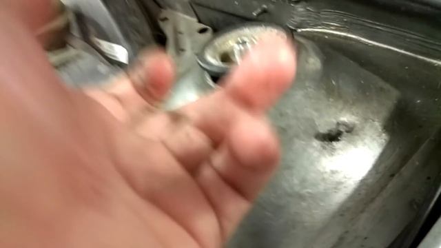 Что за хрень гремит на кочках ???Подписывайтесь на второй канал в описании смотреть онлайн