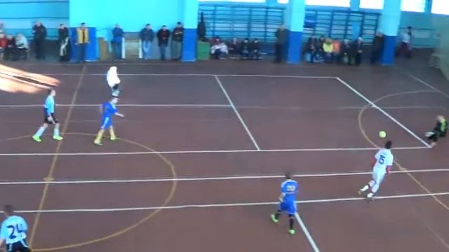 Футбольная школа"Харьков"-"Кдюсш-13",лига 2003,1 тайм смотреть онлайн