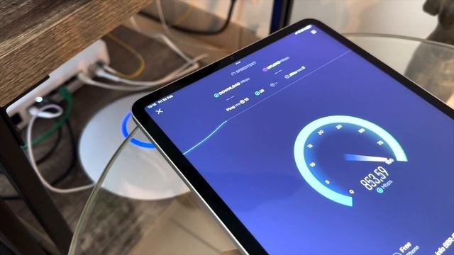 Ultimate Wi-Fi Speed Experience on iPad Pro M2 and UniFi U6-Enterprise (Wi-Fi 6E with a 10Gbps WAN) смотреть онлайн