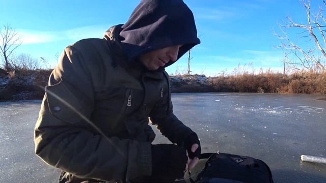 Первый лед 2021-2022 РЫБАЛКА НА БЕЗМОТЫЛКУ Московская область! Ловля окуня смотреть онлайн