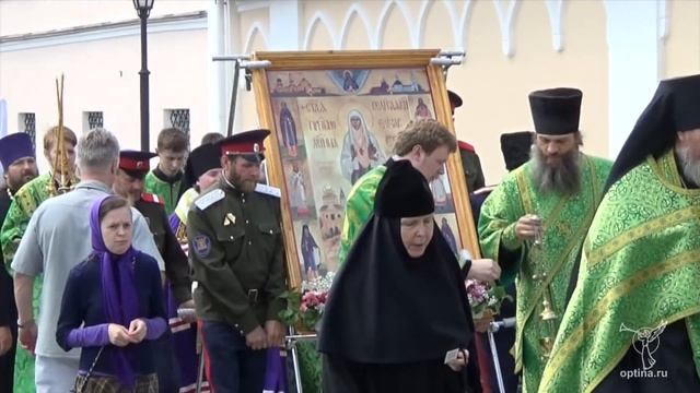 Крестный ход с иконой прпмч. Елисаветы в Оптину пустынь смотреть онлайн