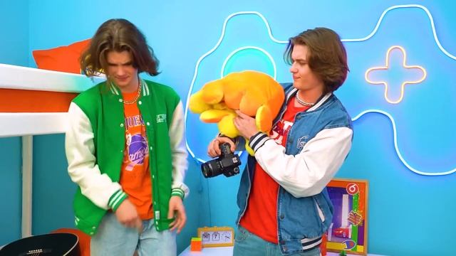 Богатая VS Бедная VS Гига Богатая | Как Поладить Богатой и Нищей Сестре смотреть онлайн