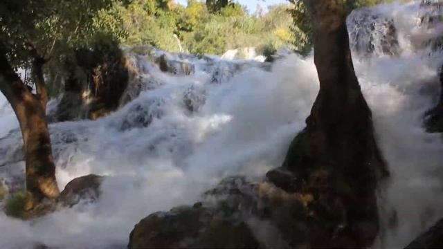 Водопады в национальном парке #Крка #Хорватия #kukmor смотреть онлайн