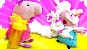 Свинка Пеппа тушит пожар!  Видео для детей про игрушки Свинка Пеппа на русском языке