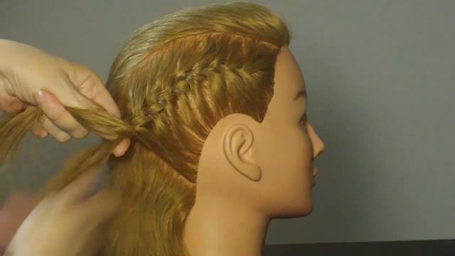 Повседневная прическа с косами. Braided hairstyles for everyday смотреть онлайн