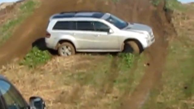Mercedes GL AMG 63.vs. Touareg смотреть онлайн