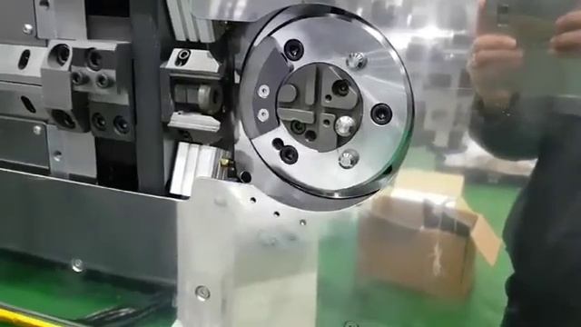 Гибка проволоки проталкиванием на автоматическом проволокогибе AT-HB80 смотреть онлайн