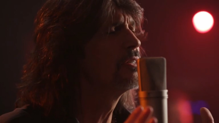 Foreigner - The Flame Still Burns смотреть онлайн