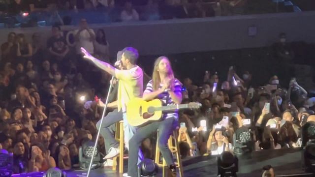 Adam Levine explains why Maroon 5 loves the Philippines and Filipino fans | Maroon 5 in Manila 2022 смотреть онлайн