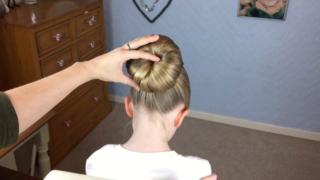 The Perfect 2 Minute Press Stud Bun by SweetHearts Hair смотреть онлайн