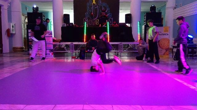 Батл 14 - B-Boy's 10-12 лет "URBAN BREAKERS 15 ЛЕТ" 2022 смотреть онлайн