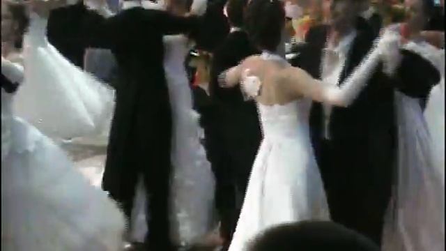 Lussia`s first ball.AVI смотреть онлайн