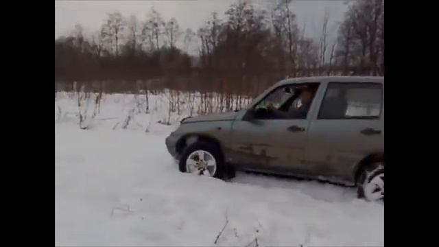 Шеви-НИВА в поле смотреть онлайн