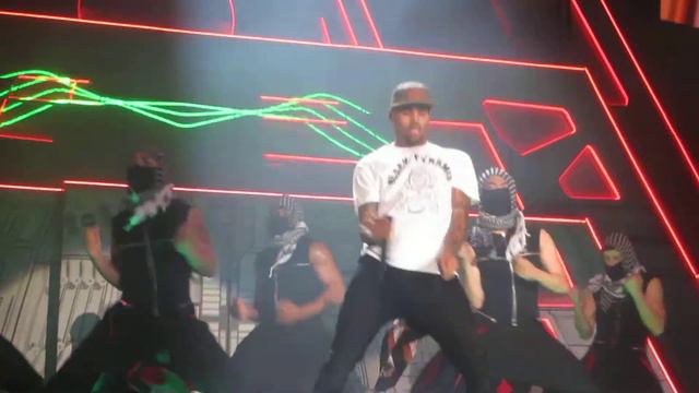 Chris Brown BASSLINE - Carpe Diem Tour смотреть онлайн