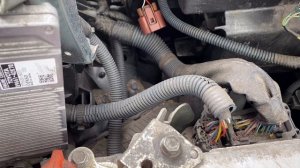 How to change headlight bulb Toyota RAV4 2017