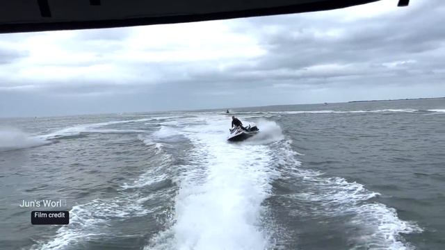 SUPERCHARGED Jetski with 200+ Skis in Middle Of OCEAN!! (almost crashed) смотреть онлайн