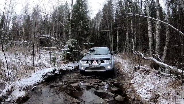 Pajero sport 2 & Great Wall. Прокатываем трассу под зимний offroad. Находим бывшую военную базу. смотреть онлайн