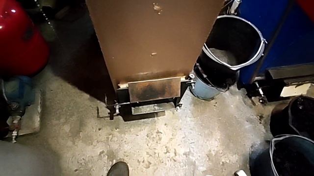 #Котел нижнего горения .Работа котла со смещеной зоной горения . смотреть онлайн