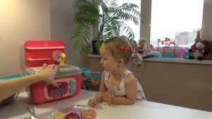 Детская игрушечная кухня распаковка и видео обзор игрушек ItsImagical. Children’s toy kitchen