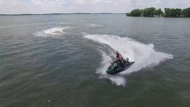 JetSki Billy 2 смотреть онлайн