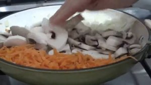 жареные шампиньоны с луком и морковью-постное блюдо!