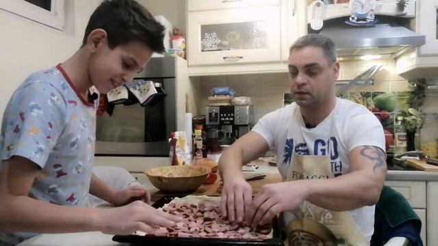 Готовим домашнюю пиццу смотреть онлайн