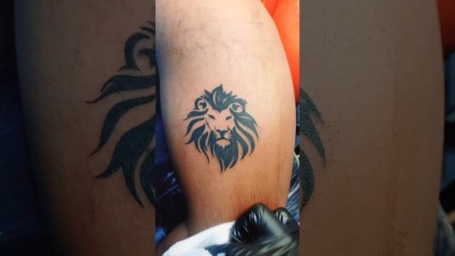 lion on biceps #tattoo at bicep смотреть онлайн