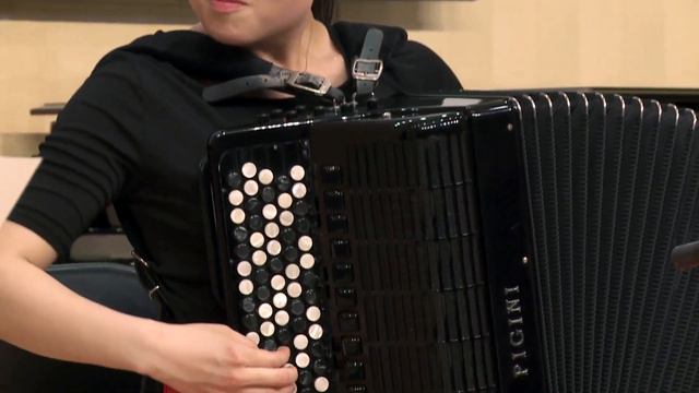 "Little Cabbage"-Yuankai Bao, Mingyuan Ruan(Accordion) Liyunyi Zhang(Violin)Shuhao Qiu(Cello) смотреть онлайн
