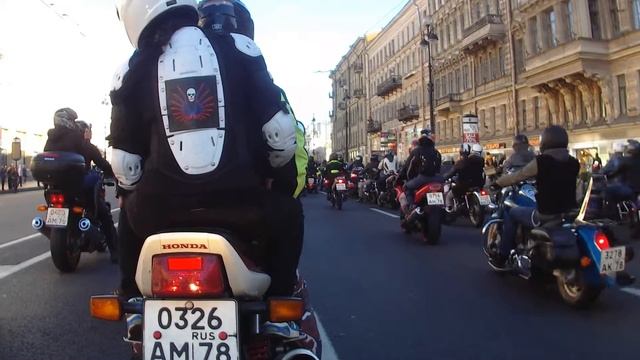 Закрытие мото сезона в СПб-2015 ч-3 (2-я камера на руле). HD смотреть онлайн