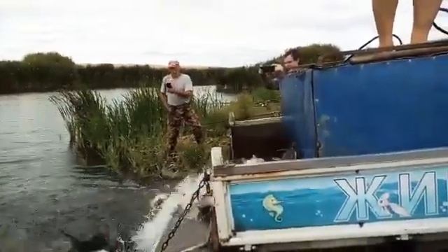 Новая рыбалка - запуск одной тонны карпа весом по 1кг - 1,5 кг смотреть онлайн