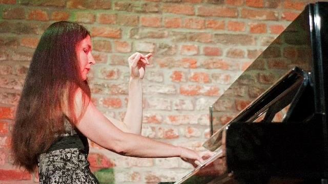 Elena Nesterenko plays Frederic Chopin Fantasie Impromptu смотреть онлайн