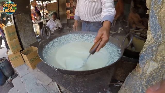 BÖYLE BİR KUTLAMA GÖRMEDİĞİNİZE EMİNİM - Holi Bayramı - Mathura, Hindistan