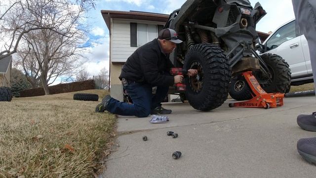 New Shoes - From 28s to 32s on the 2020 Can-Am Maverick X3 Max смотреть онлайн