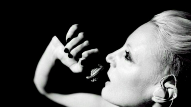 Emma Hewitt - Crucify (Acoustic Version)